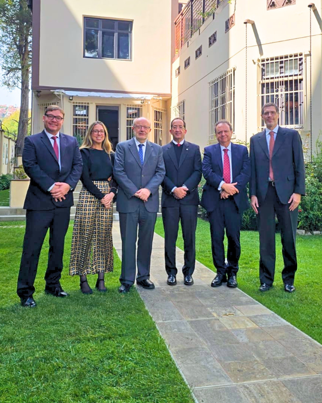 Reunión trabajo en la Embajada de España