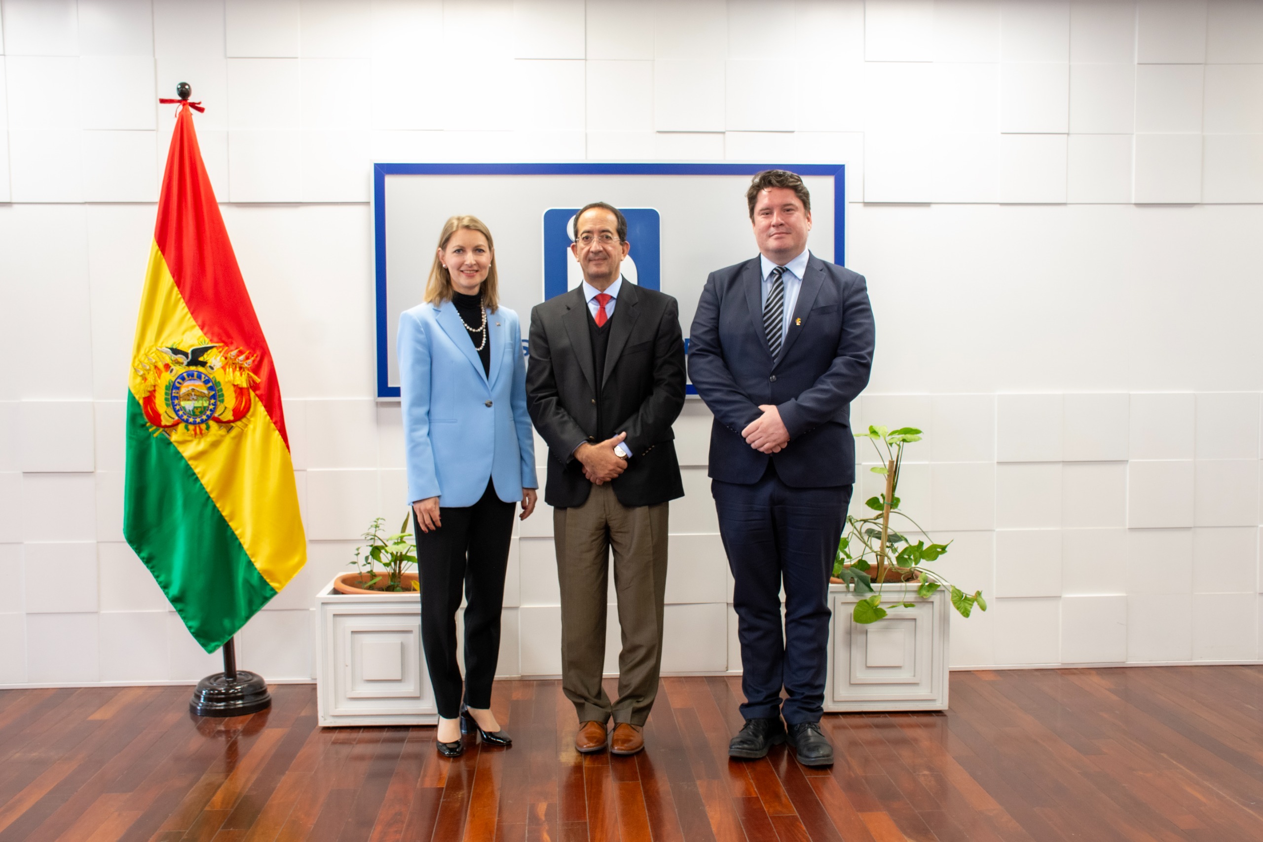 Reunión trabajo con representantes de la Embajada de Suiza